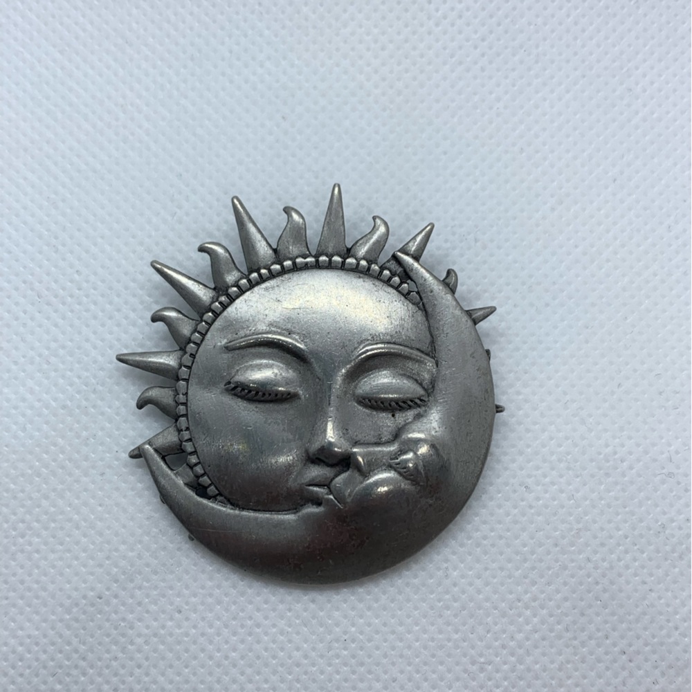 THIS BEAUTIFUL SUN KISSING THE MOON VERY NICE PIN IS VERY DETAILED PEWTER.